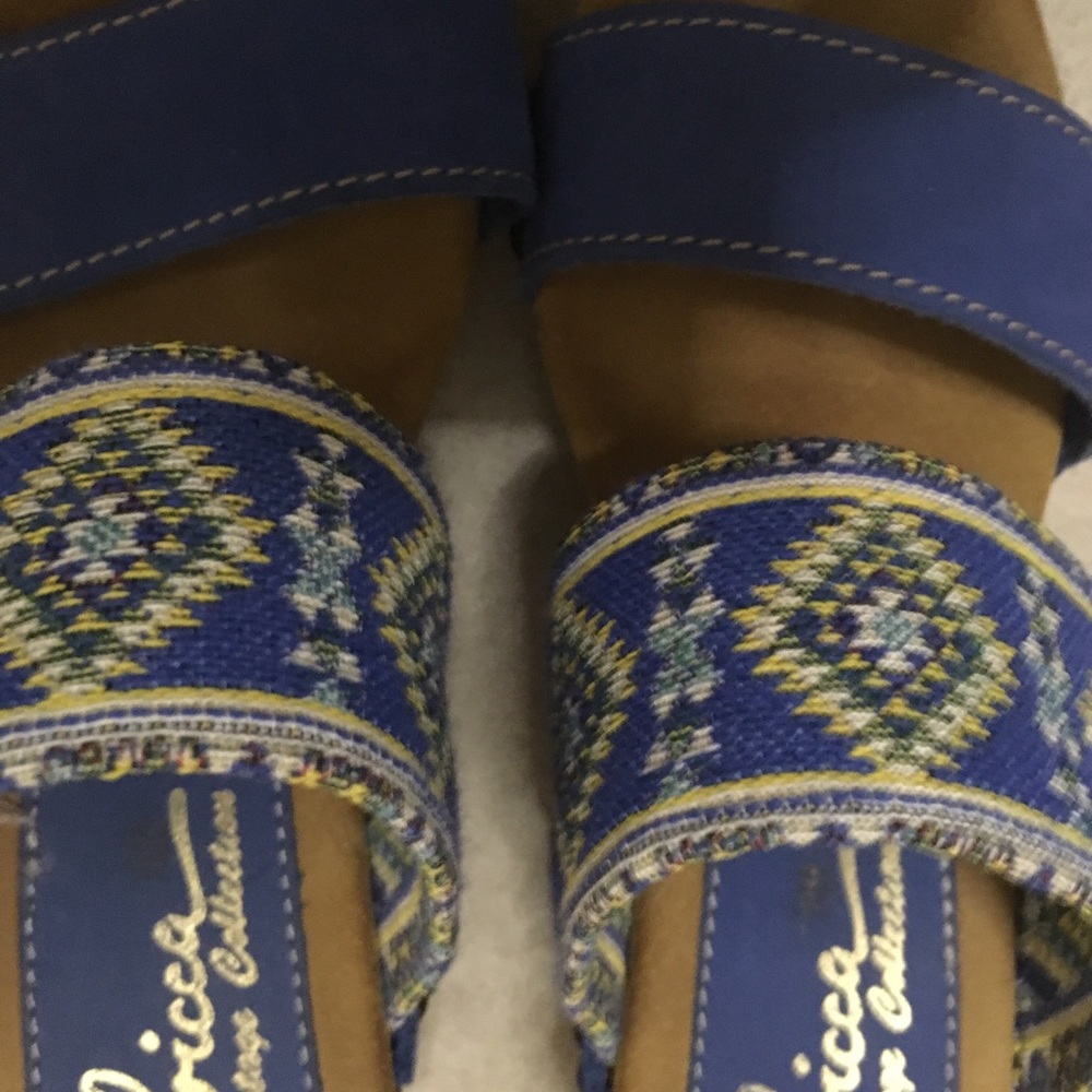 Clog Slippers - Picture 4 of 8